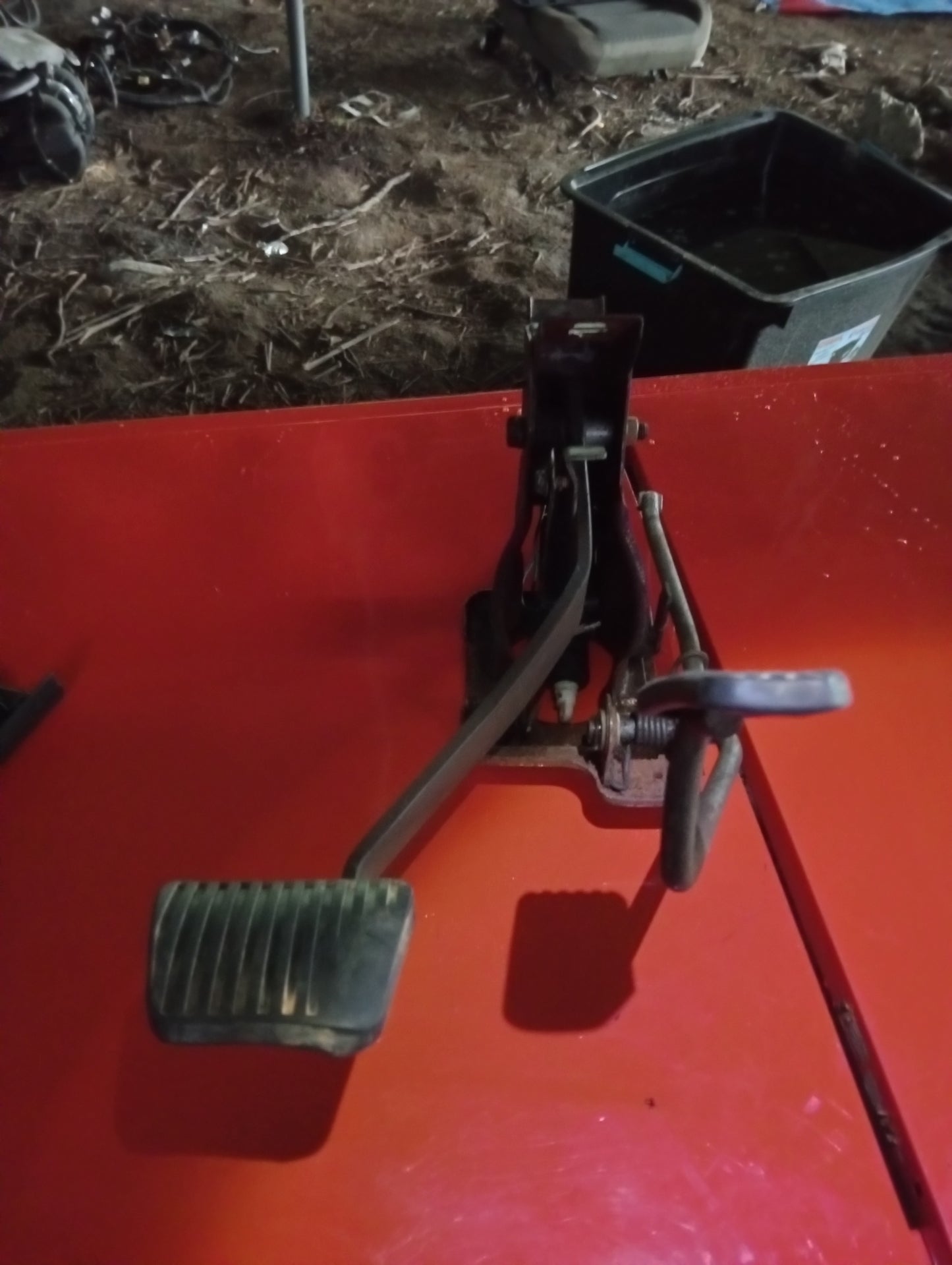 Chevrolet | Aveo | Accelerator & Brake Pedal Assembly
