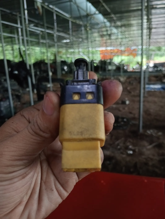 Chevrolet | Aveo | Brake Light Switch