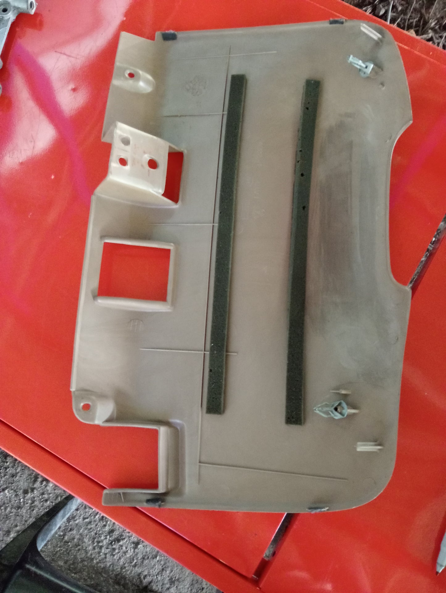 Ford Explorer | Eddie Bauer | Lower Steering Cover