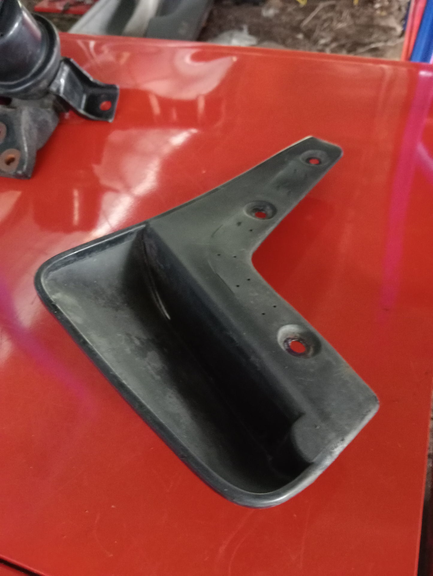 Mitsubishi | Cedia | Passenger Side Mud Guard