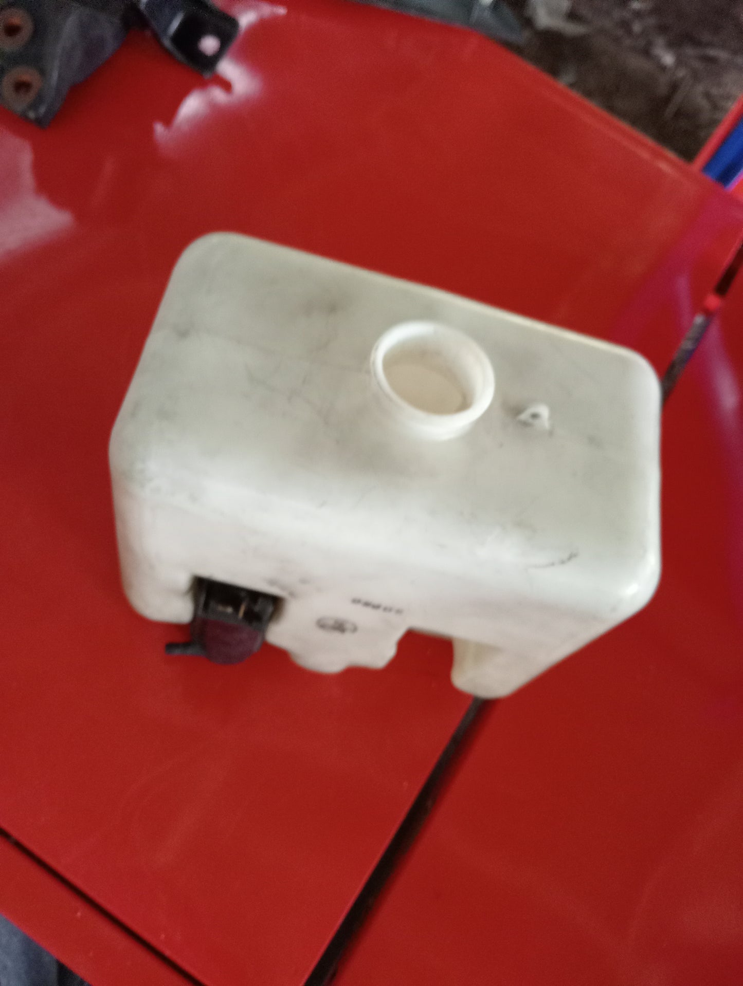Mitsubishi | Cedia | Washer Tank With Motor (No Cap)