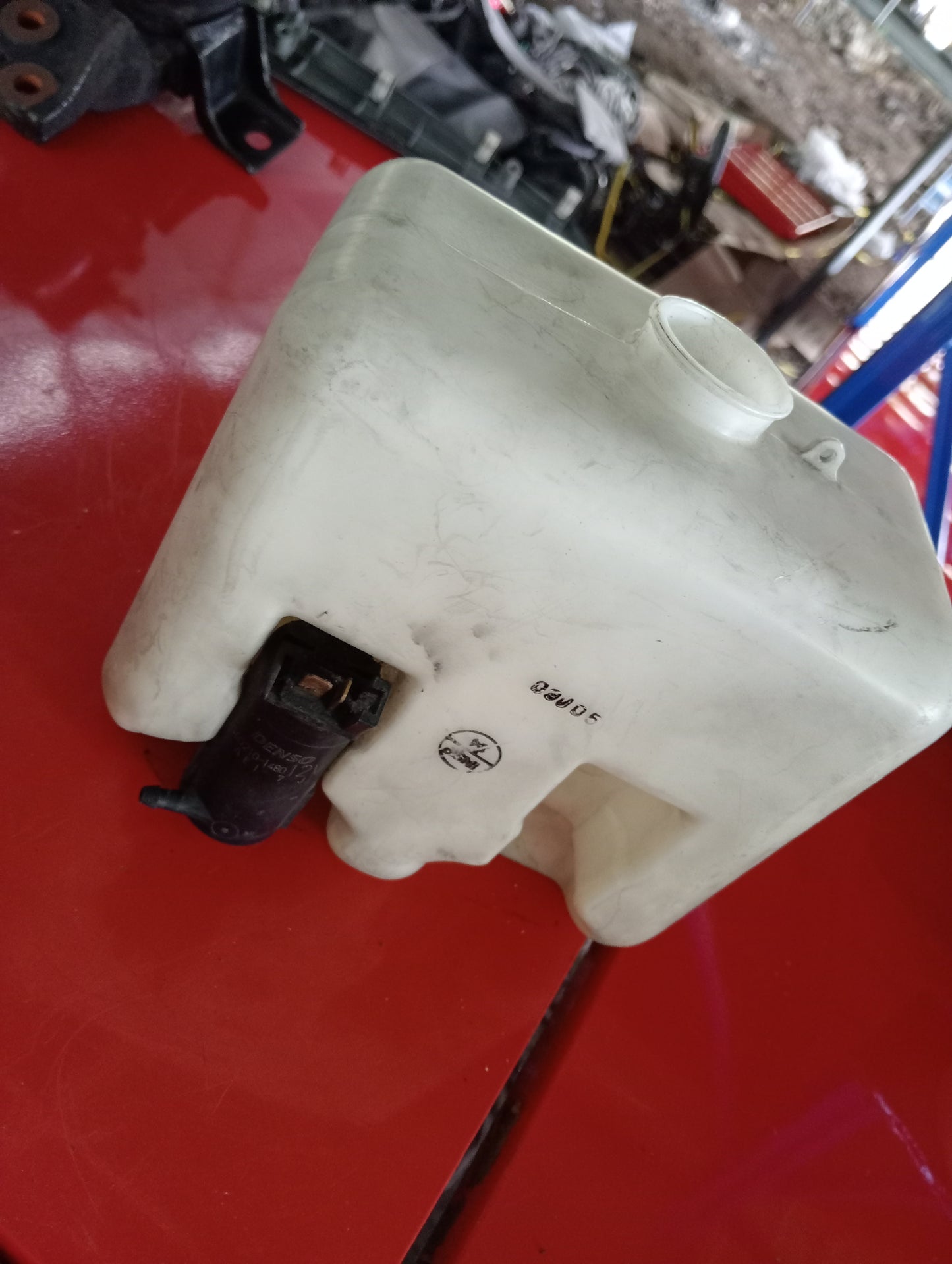 Mitsubishi | Cedia | Washer Tank With Motor (No Cap)