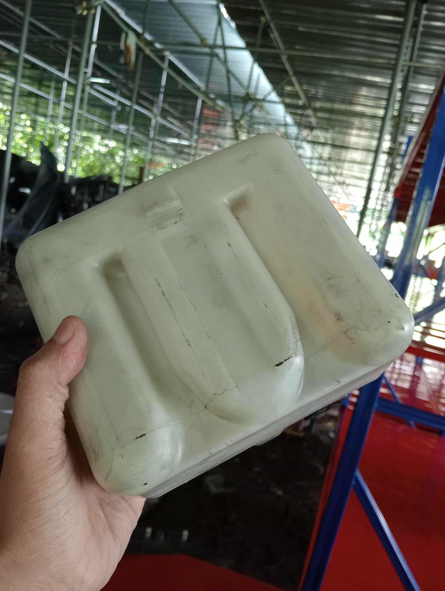 Mitsubishi | Cedia | Washer Tank With Motor (No Cap)