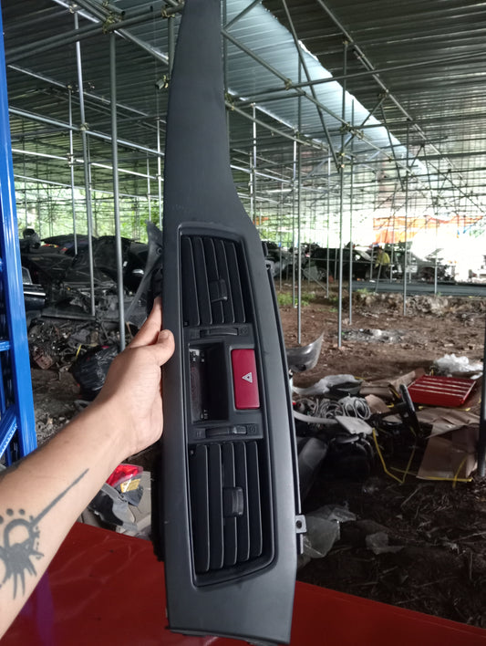 Mitsubishi | Cedia | Center Frame Dashboard With Ac Vents & Hazard Switch