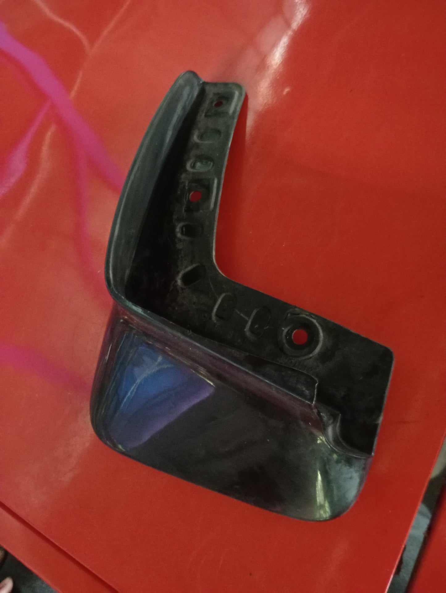 Mitsubishi | Cedia | Driver Side Mud Guard