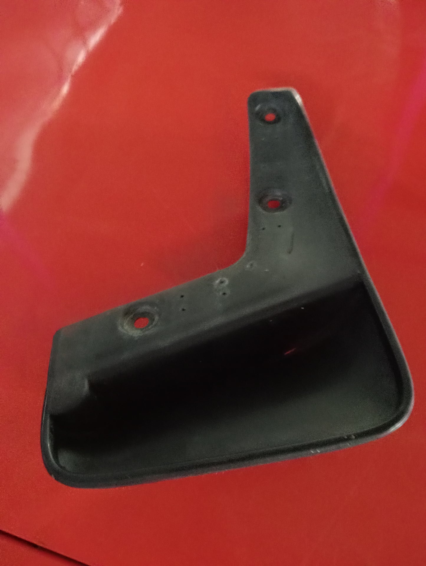 Mitsubishi | Cedia | Driver Side Mud Guard