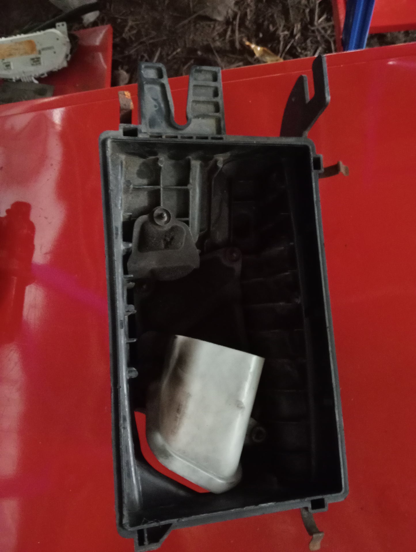 Mitsubishi | Cedia | Upper Air Box Cover