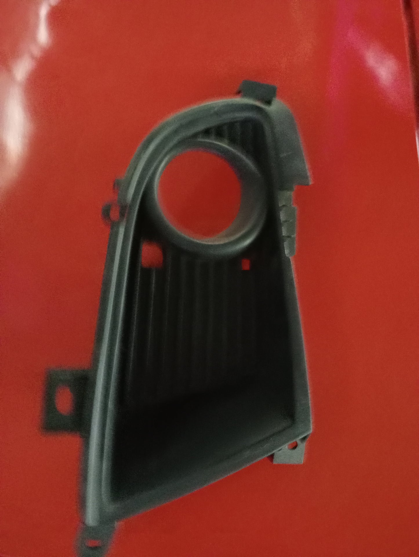 Mitsubishi | Cedia | Passenger Side Fog Light Cover