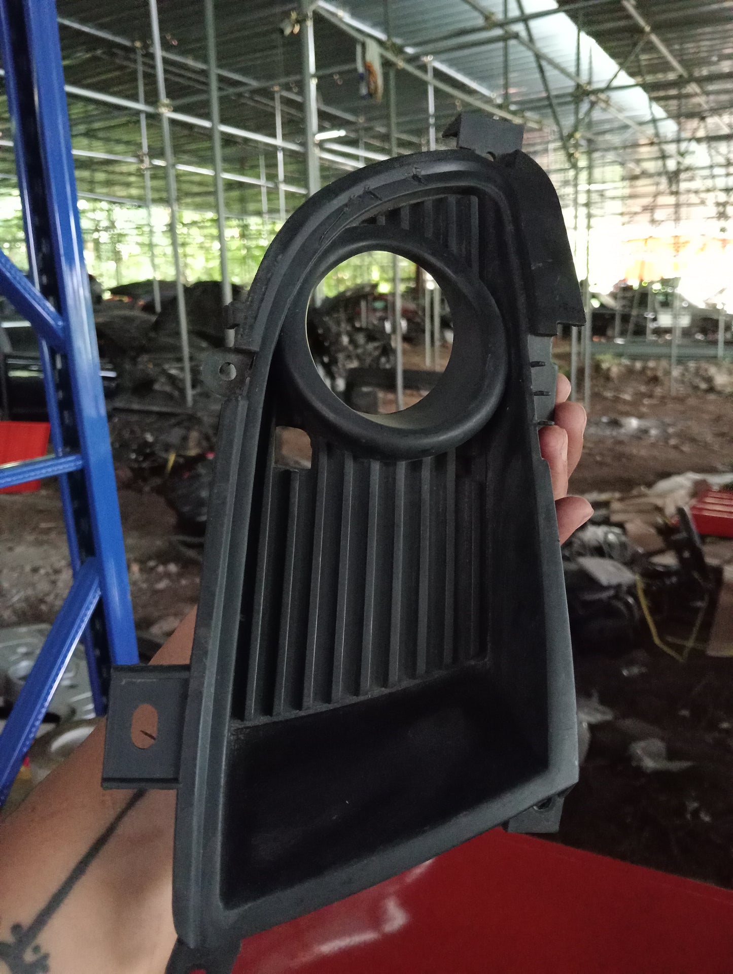 Mitsubishi | Cedia | Passenger Side Fog Light Cover