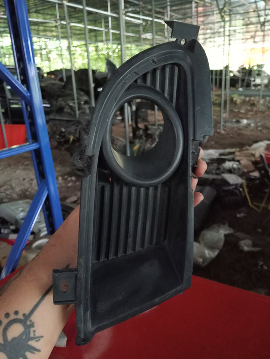 Mitsubishi | Cedia | Passenger Side Fog Light Cover