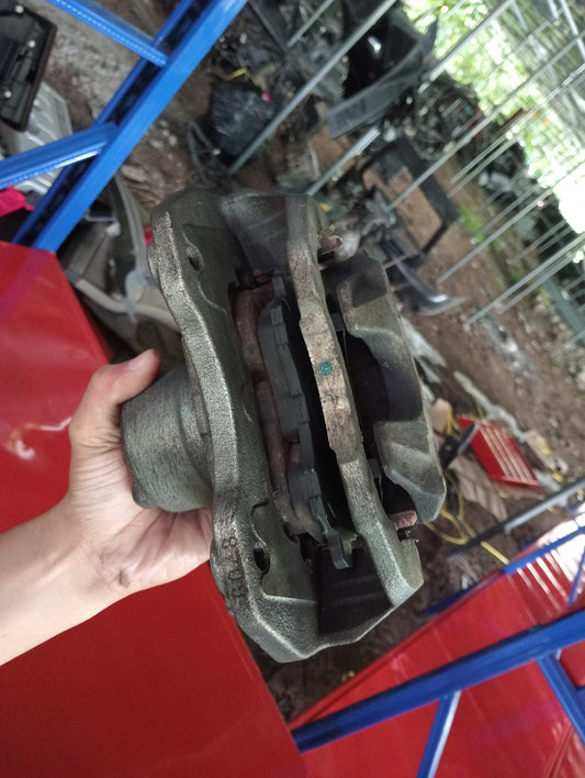 Mitsubishi | Cedia | Brake Caliper Passenger Side
