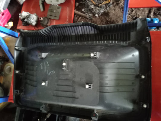 Mitsubishi | Cedia | Trunk Panel Cover