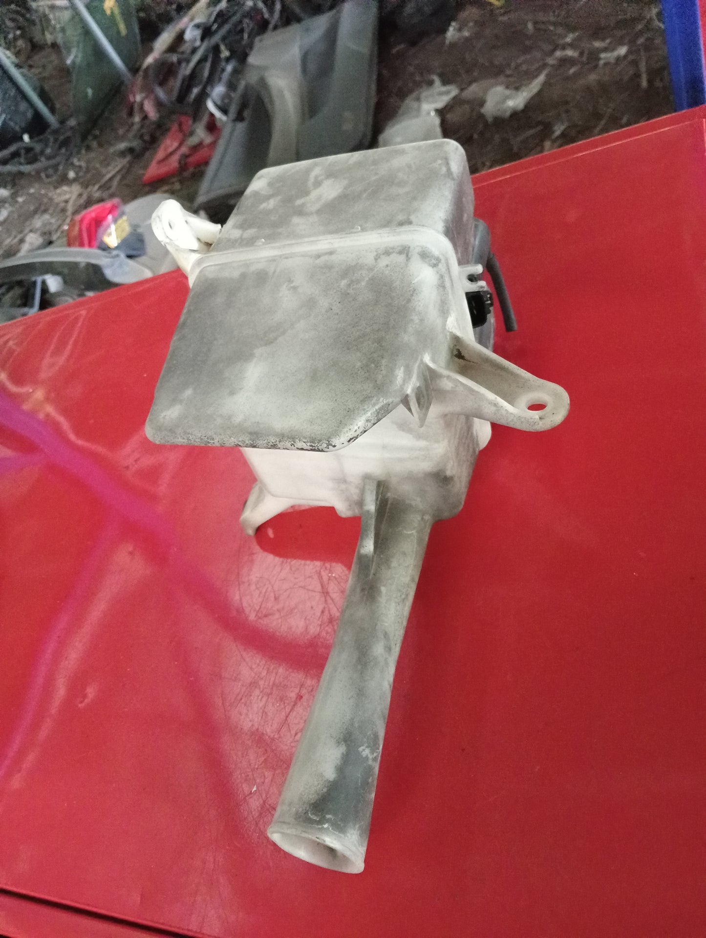 Toyota | Altis | 2005 | Washer Tank With Motor (No Cap)