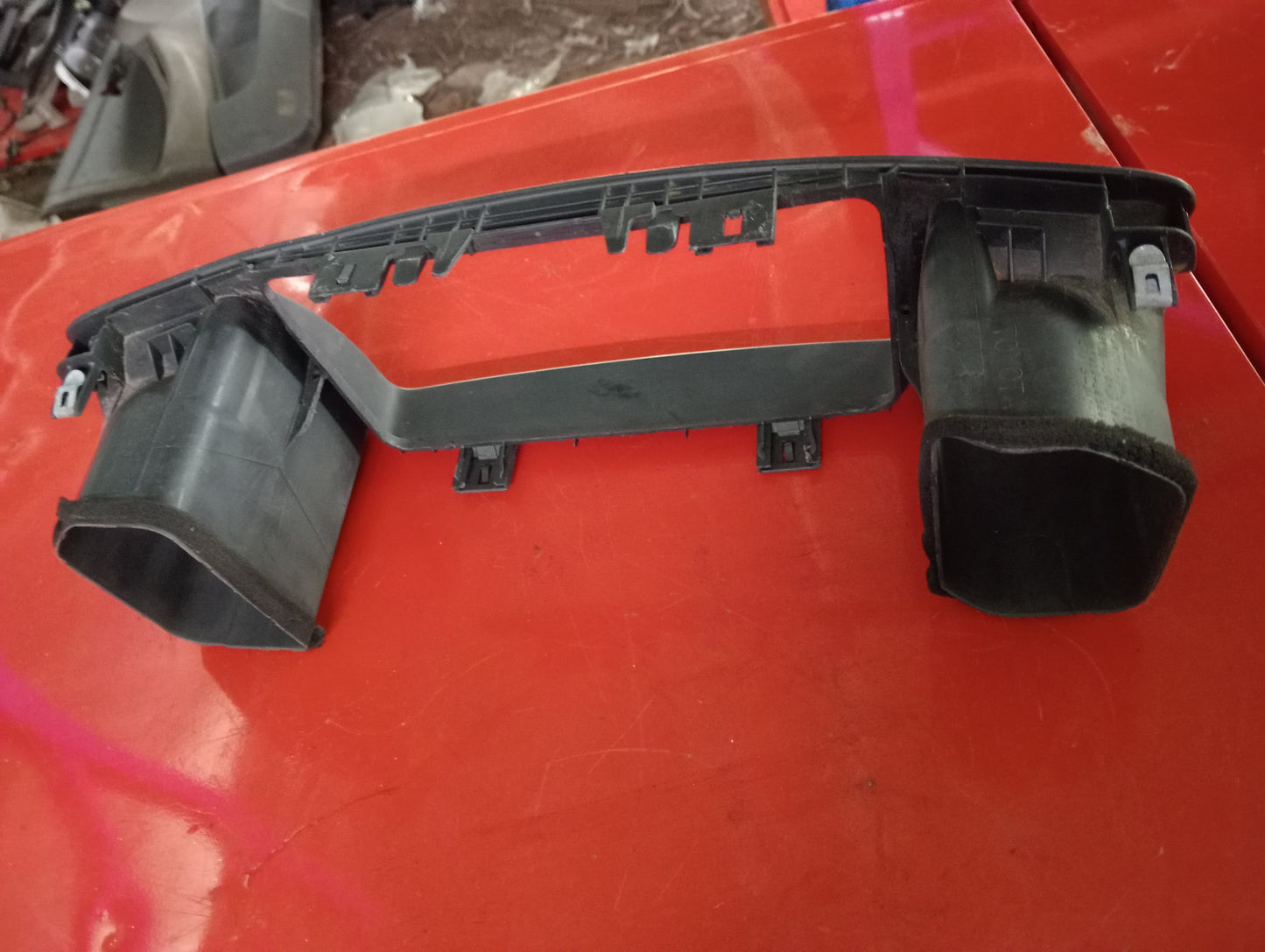 Toyota | Altis | 2005 | Center Louver Frame