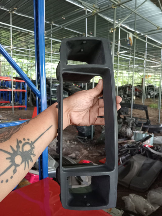 Toyota | Altis | 2005 | Center Louver Frame