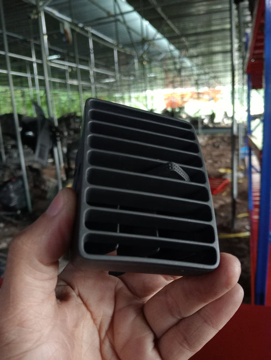 Toyota | Altis | 2005 | AC Louver Passenger Side