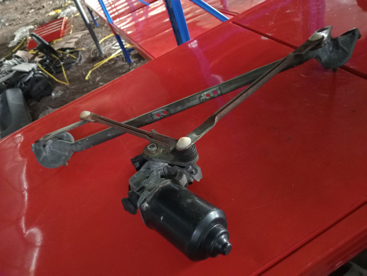 Toyota | Altis | 2005 | Wiper Linkage With Motor