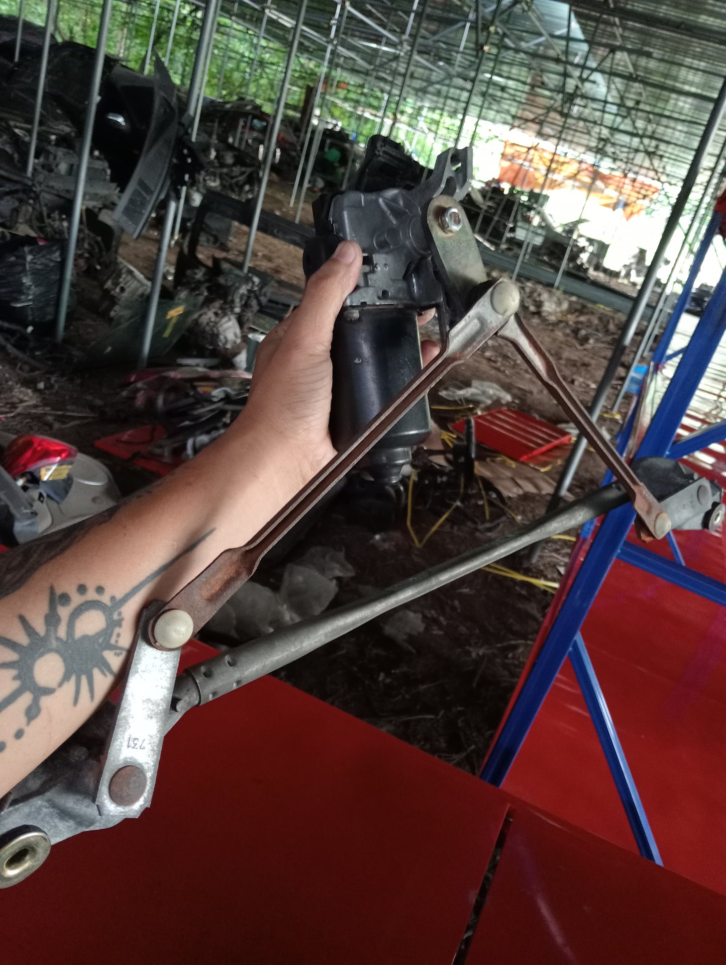 Toyota | Altis | 2005 | Wiper Linkage With Motor