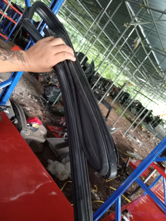 Chevrolet | Aveo | Rear Passenger Side Rubber Mouldings