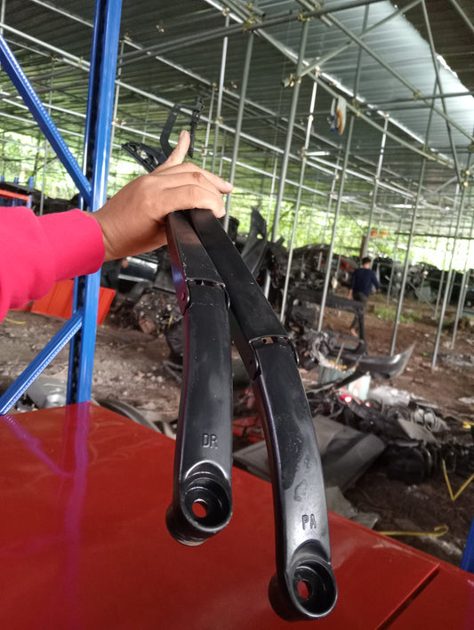 Hyundai Accent | CRDI | Wiper Arm L&R