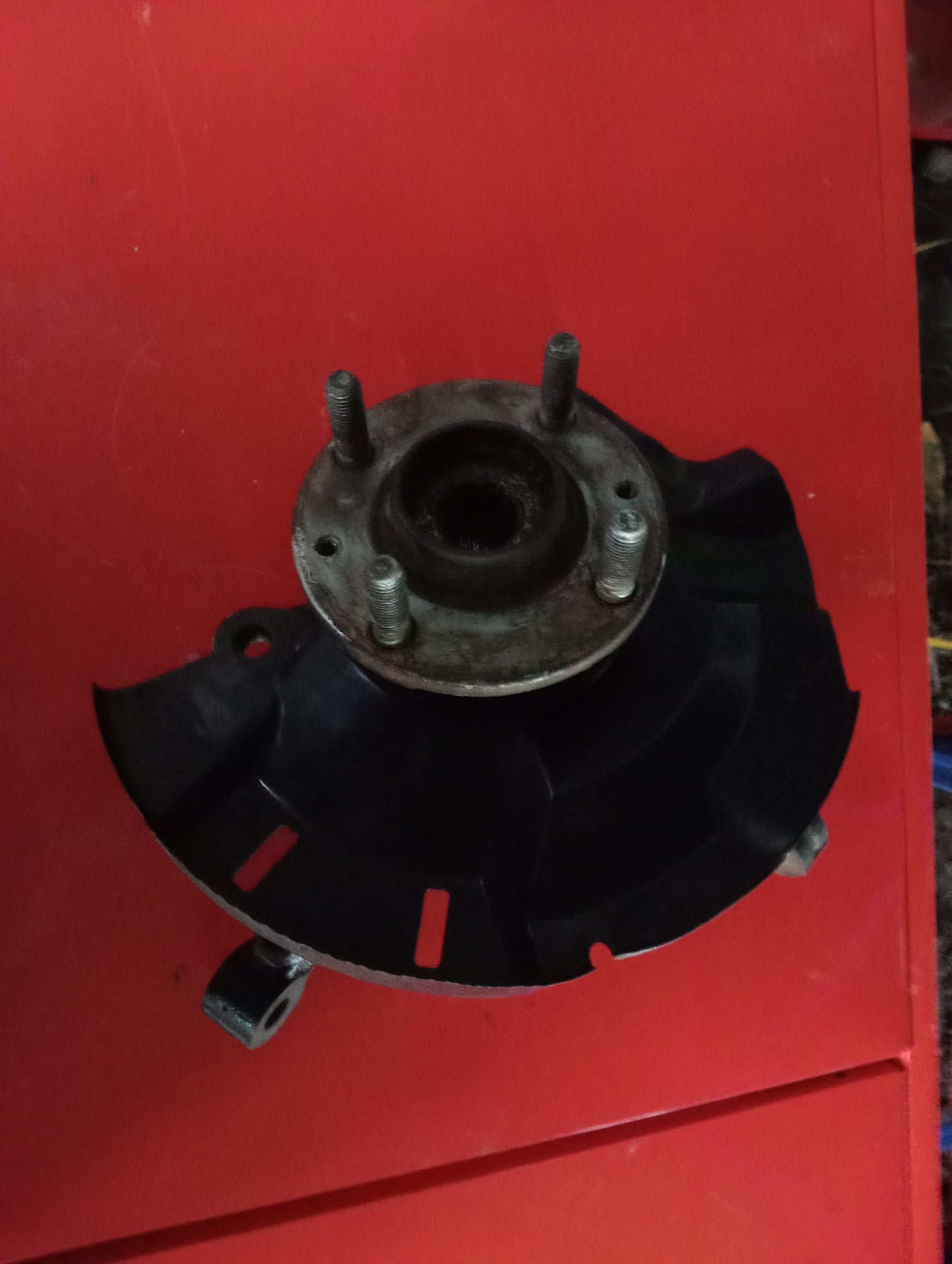 Hyundai Accent | CRDI | Spindle With Hub Passenger Side