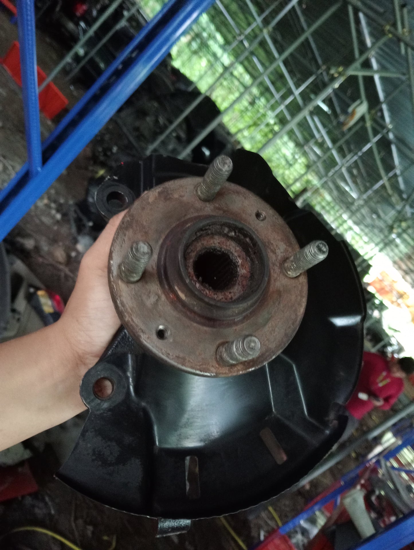 Hyundai Accent | CRDI | Spindle With Hub Passenger Side
