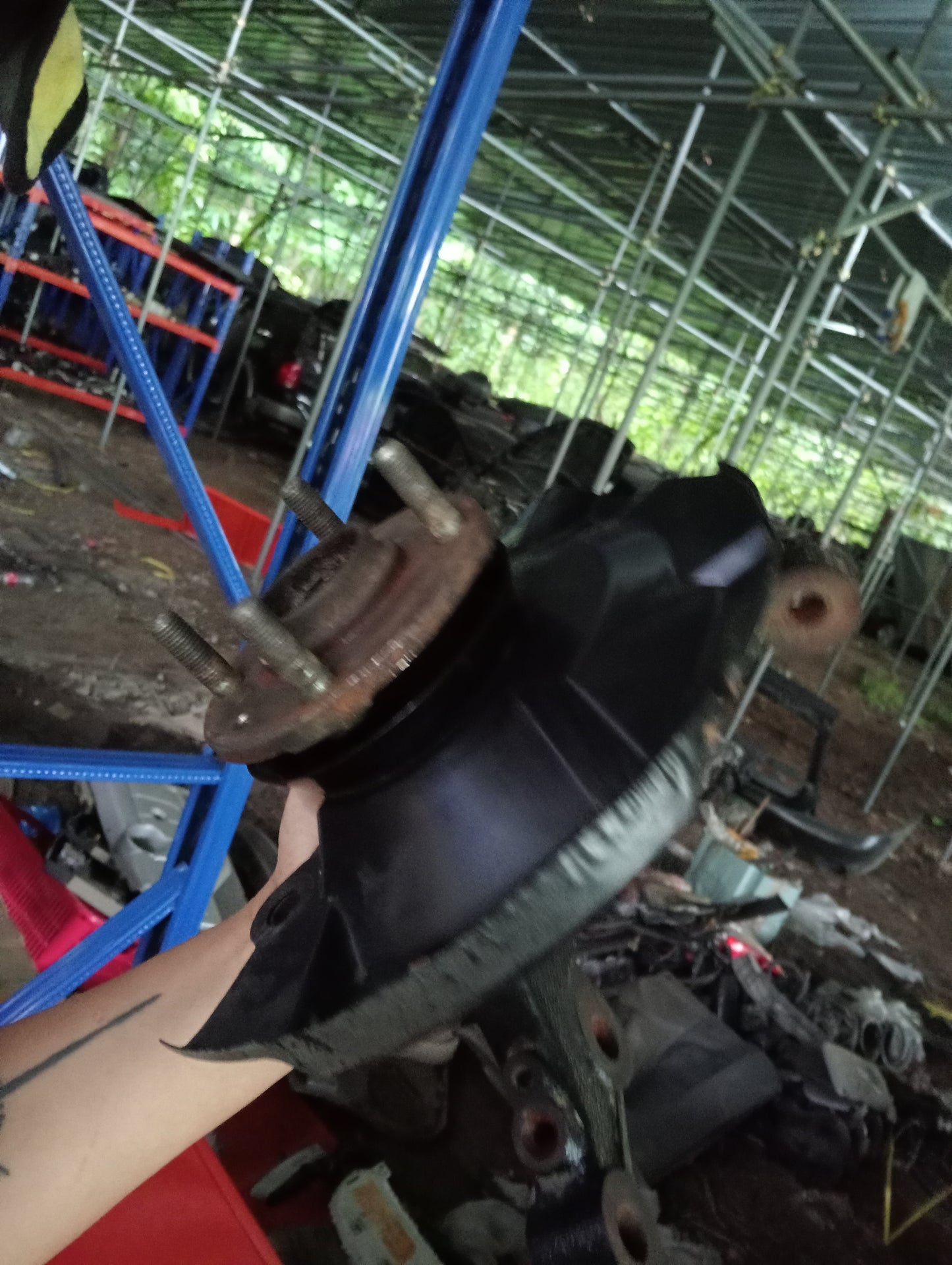 Hyundai Accent | CRDI | Spindle With Hub Passenger Side