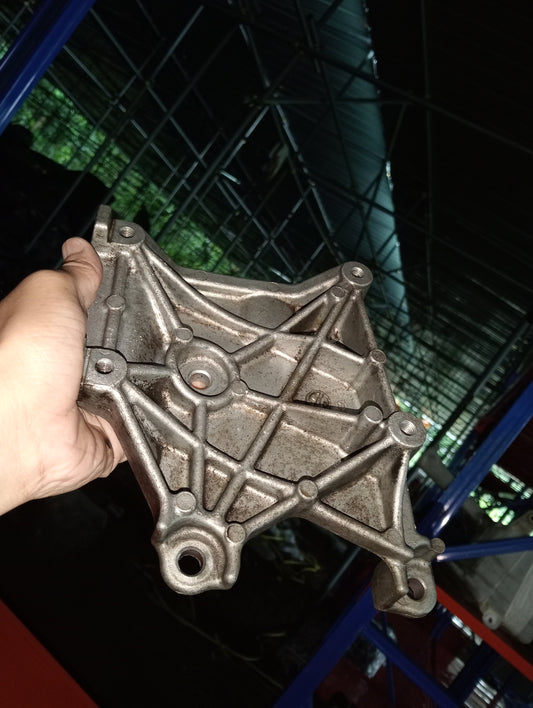 Mitsubishi | Cedia | Alternator Bracket