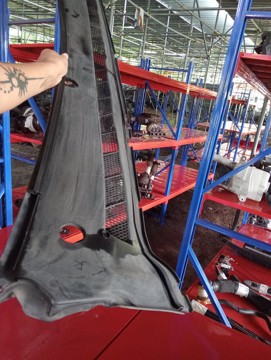 Ford Focus | 1.8 | Gas | Cowl Cover