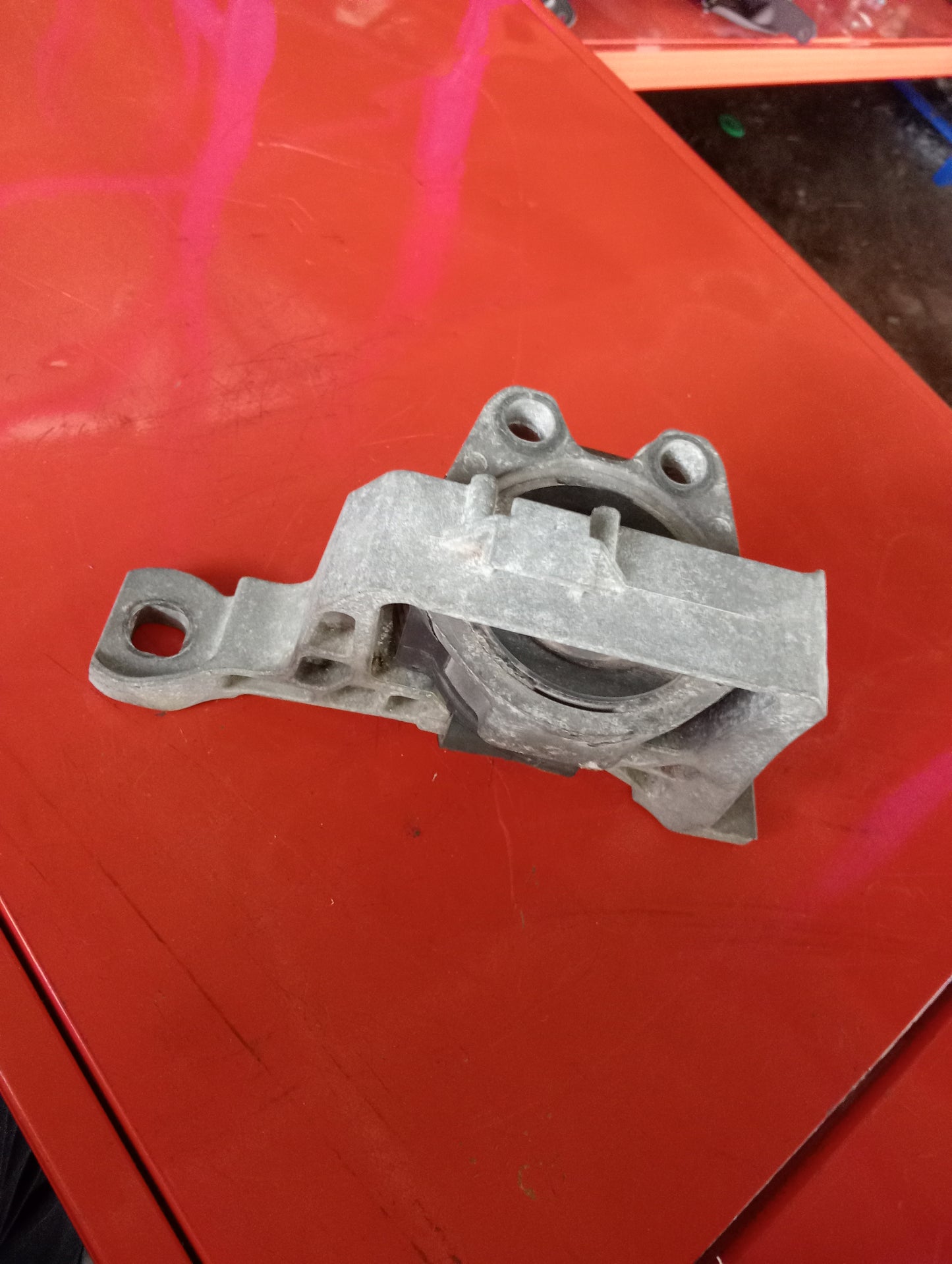 Ford Focus | 1.8 | Gas | Engine Support