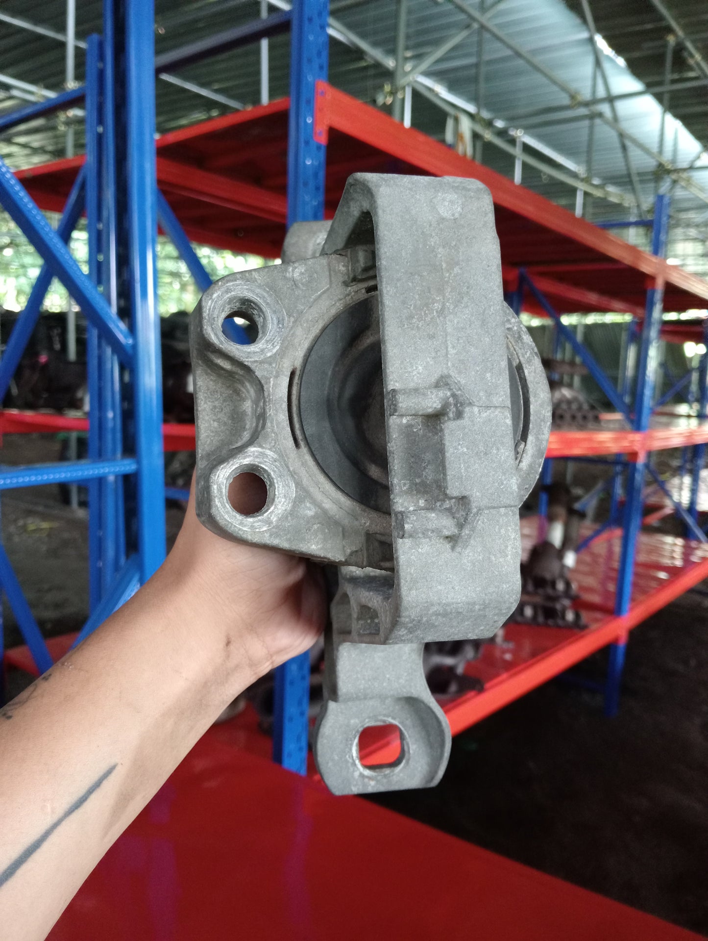 Ford Focus | 1.8 | Gas | Engine Support
