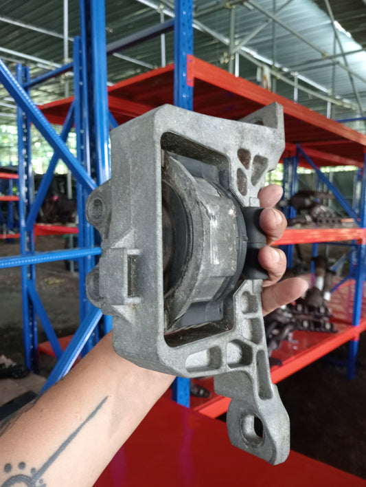 Ford Focus | 1.8 | Gas | Engine Support