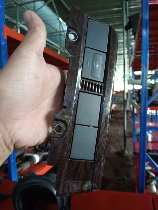 Ford Focus | 1.8 | Gas | Heated Window Switch