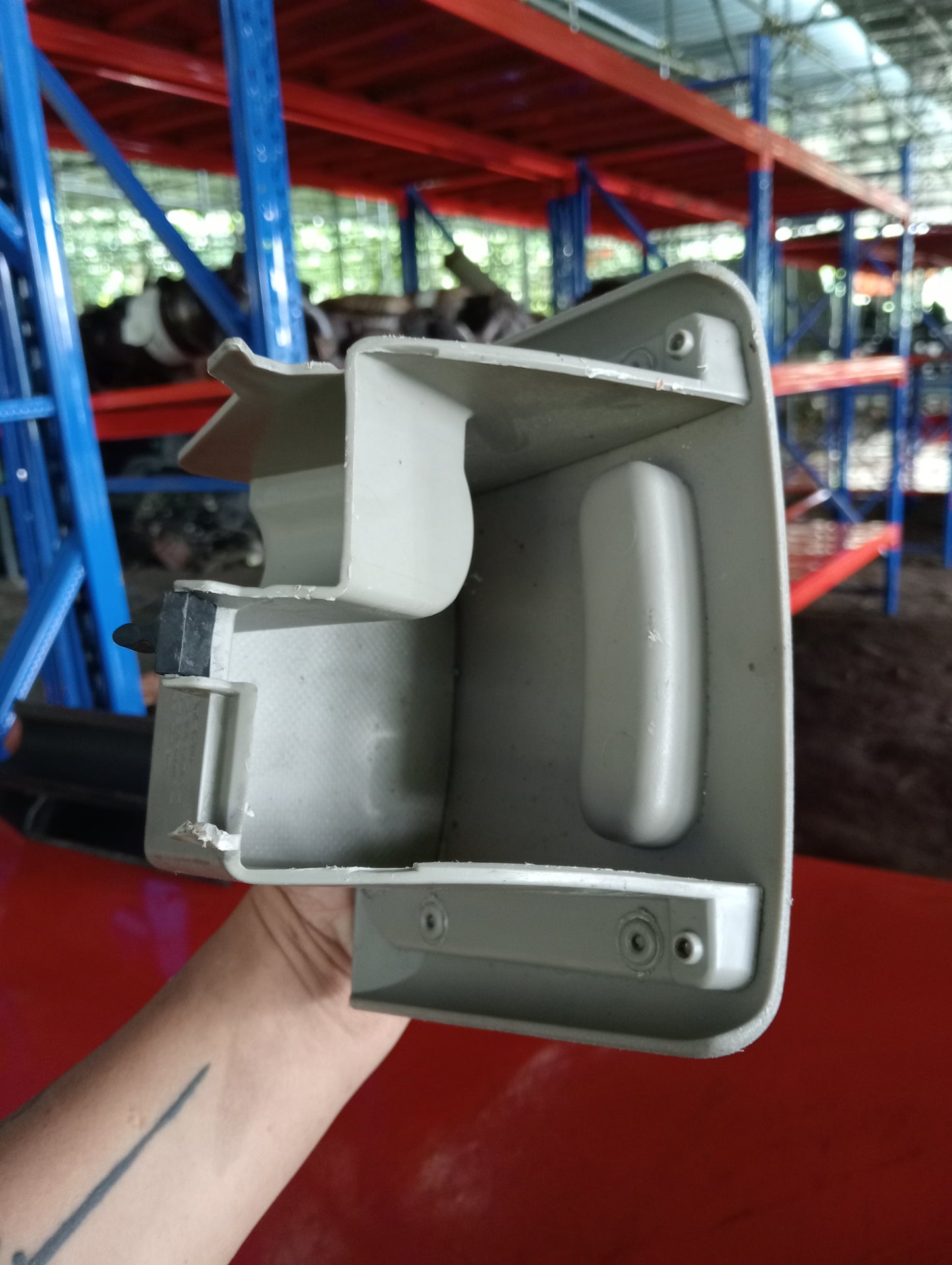 Ford Focus | 1.8 | Gas | Center Console Glove Box