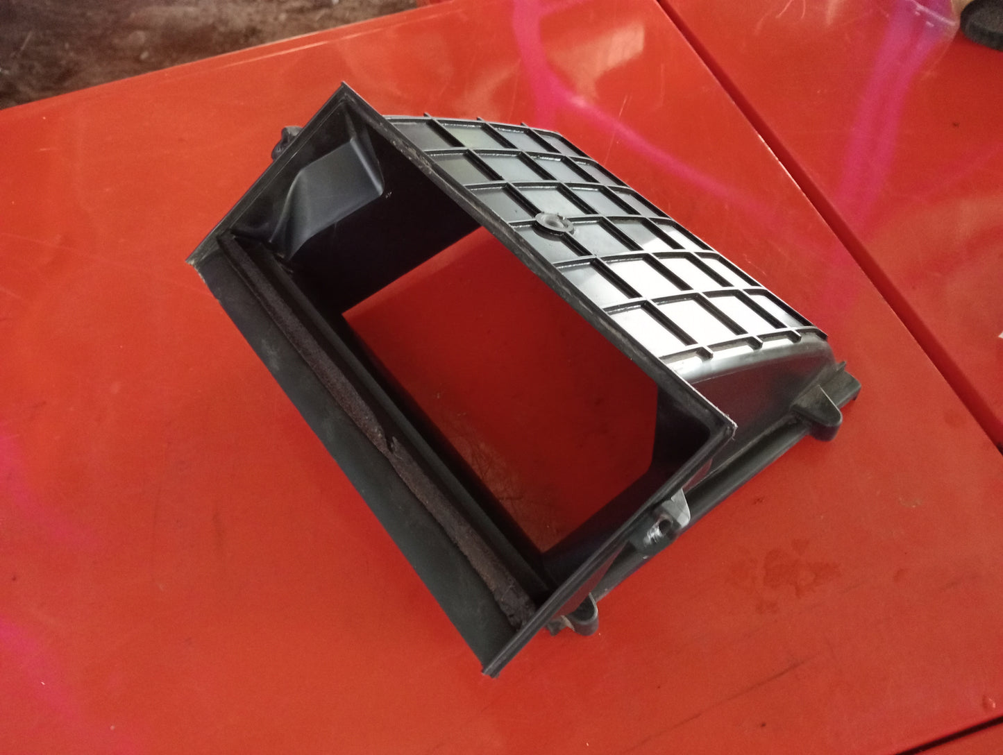 Ford Focus | 1.8 | Gas | Air Duct Cover