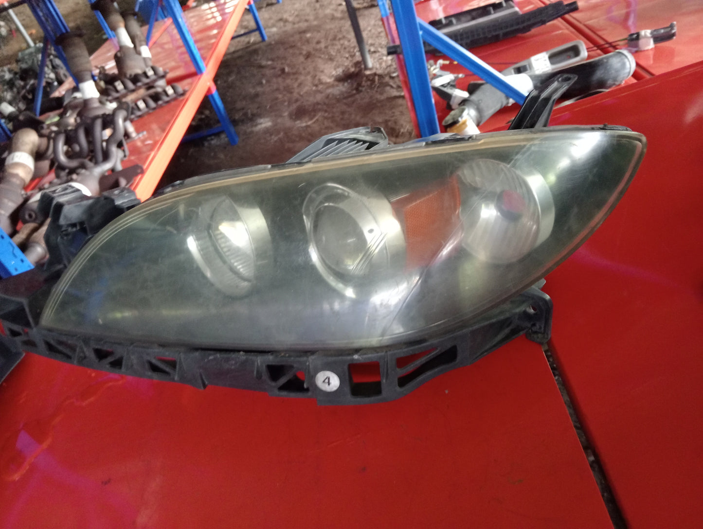 Mazda 3 | Headlight Passenger Side