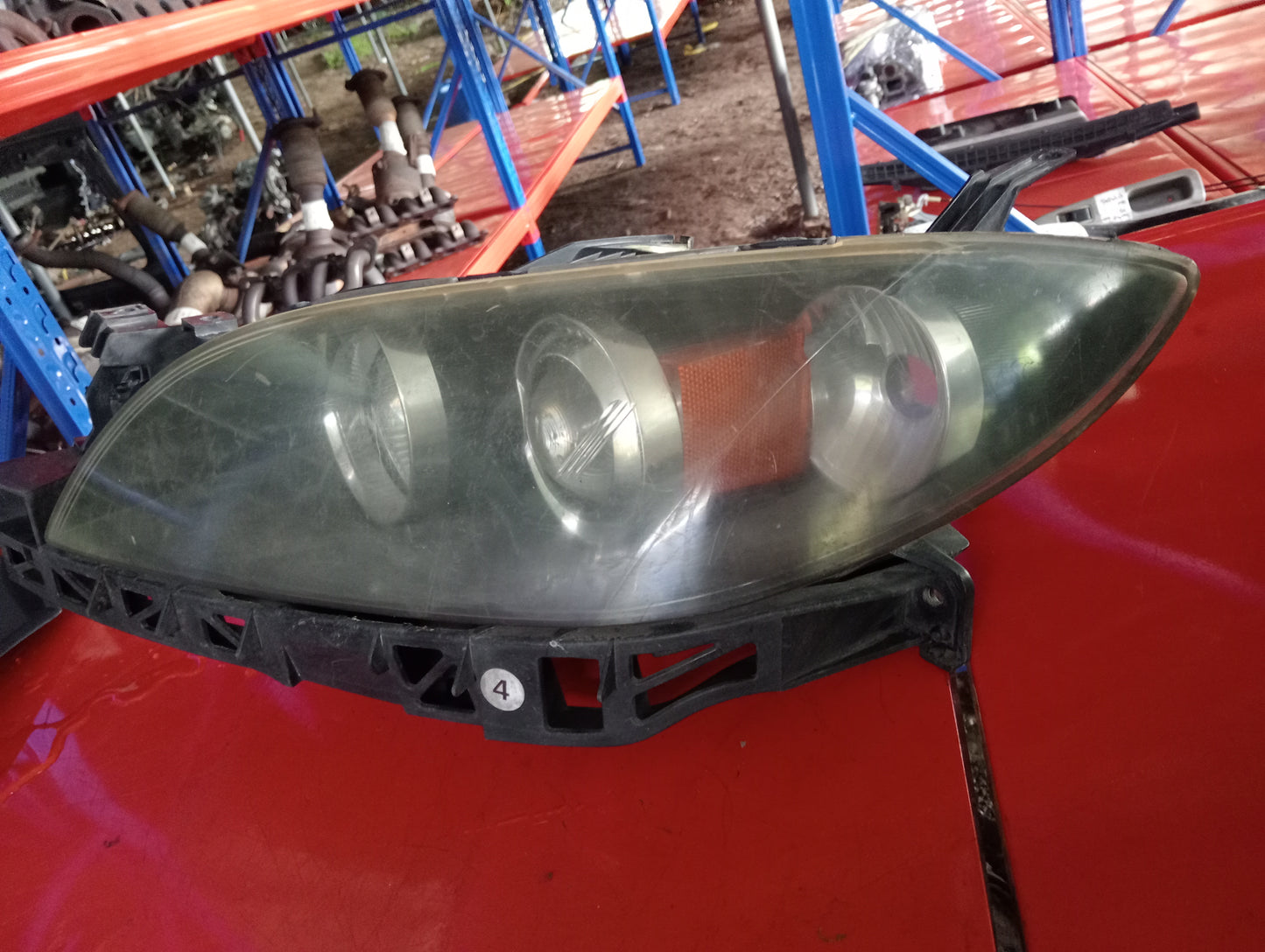 Mazda 3 | Headlight Passenger Side