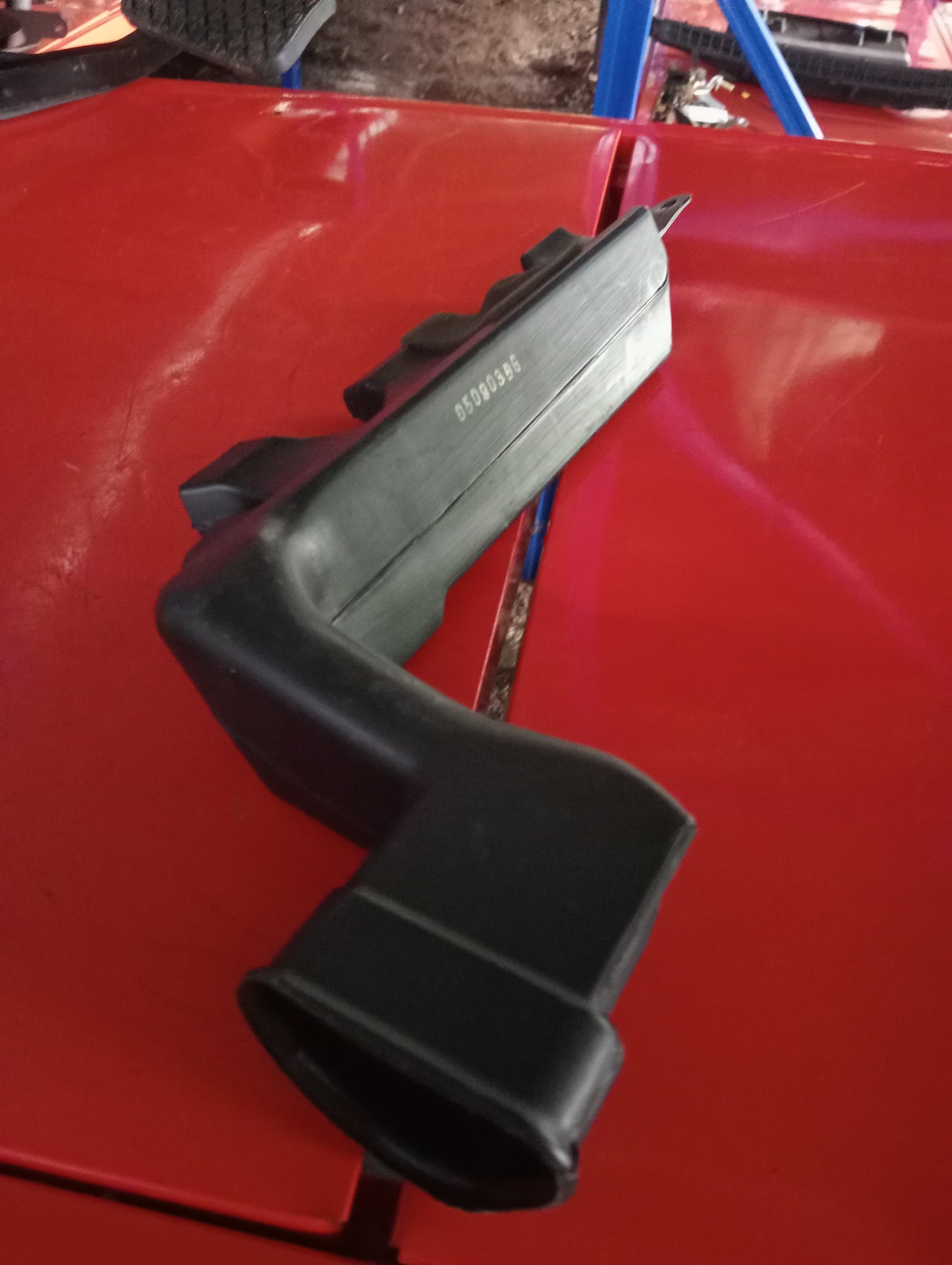 Mazda 3 | Passenger Side Air Duct Pipe