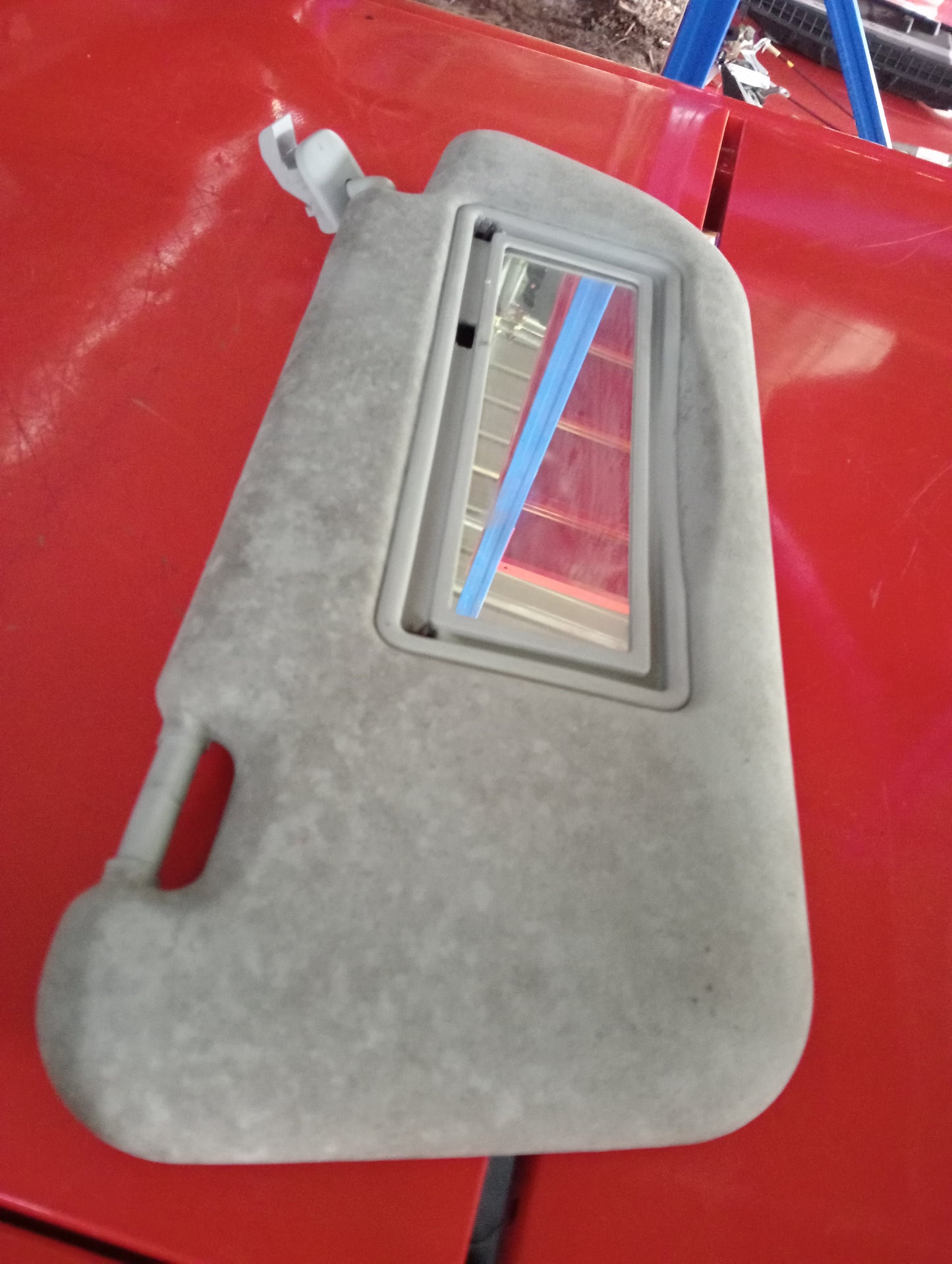 Mazda 3 | Sun Visor Passenger Side