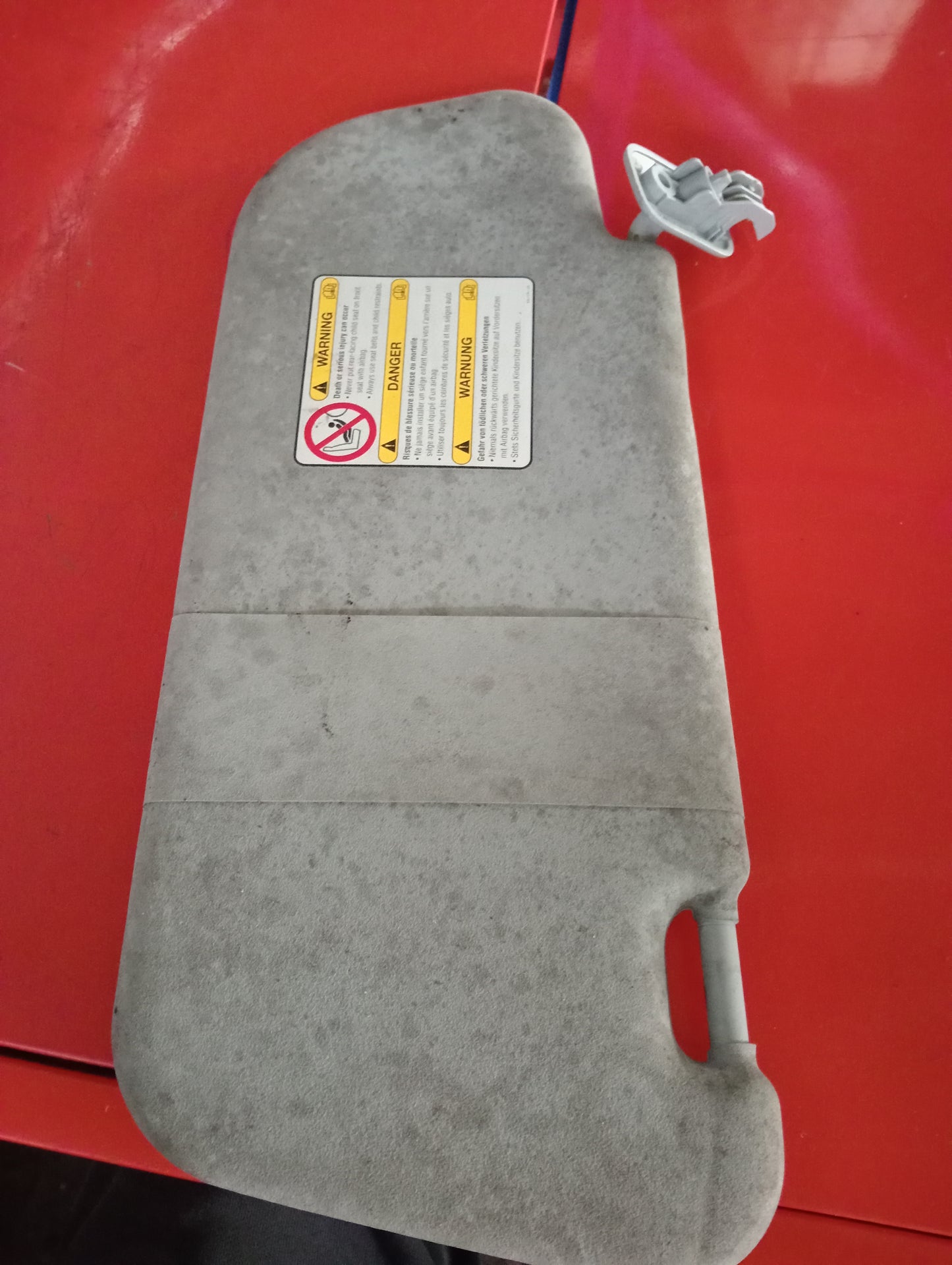 Mazda 3 | Sun Visor Passenger Side