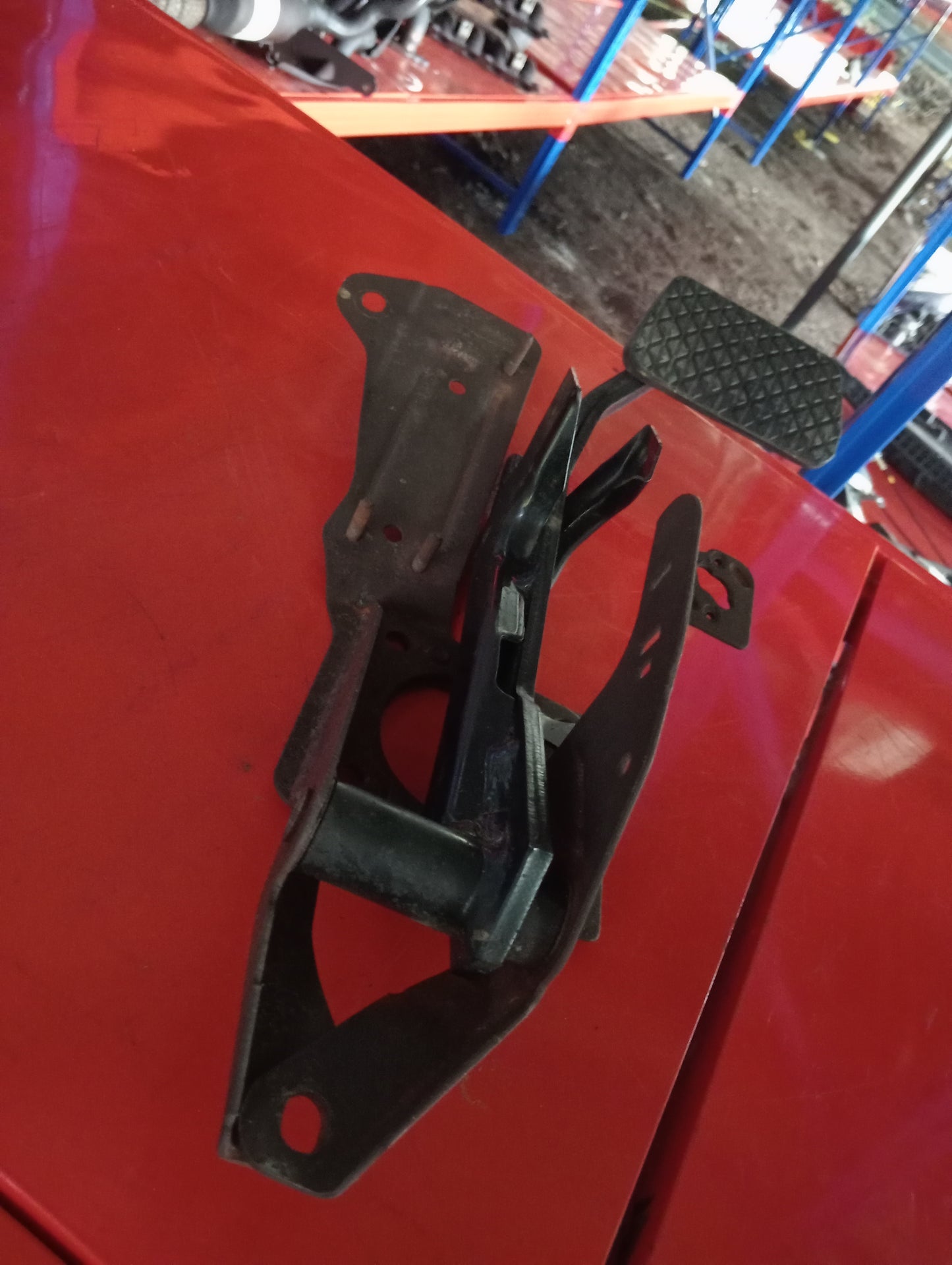 Mazda 3 | Brake Pedal