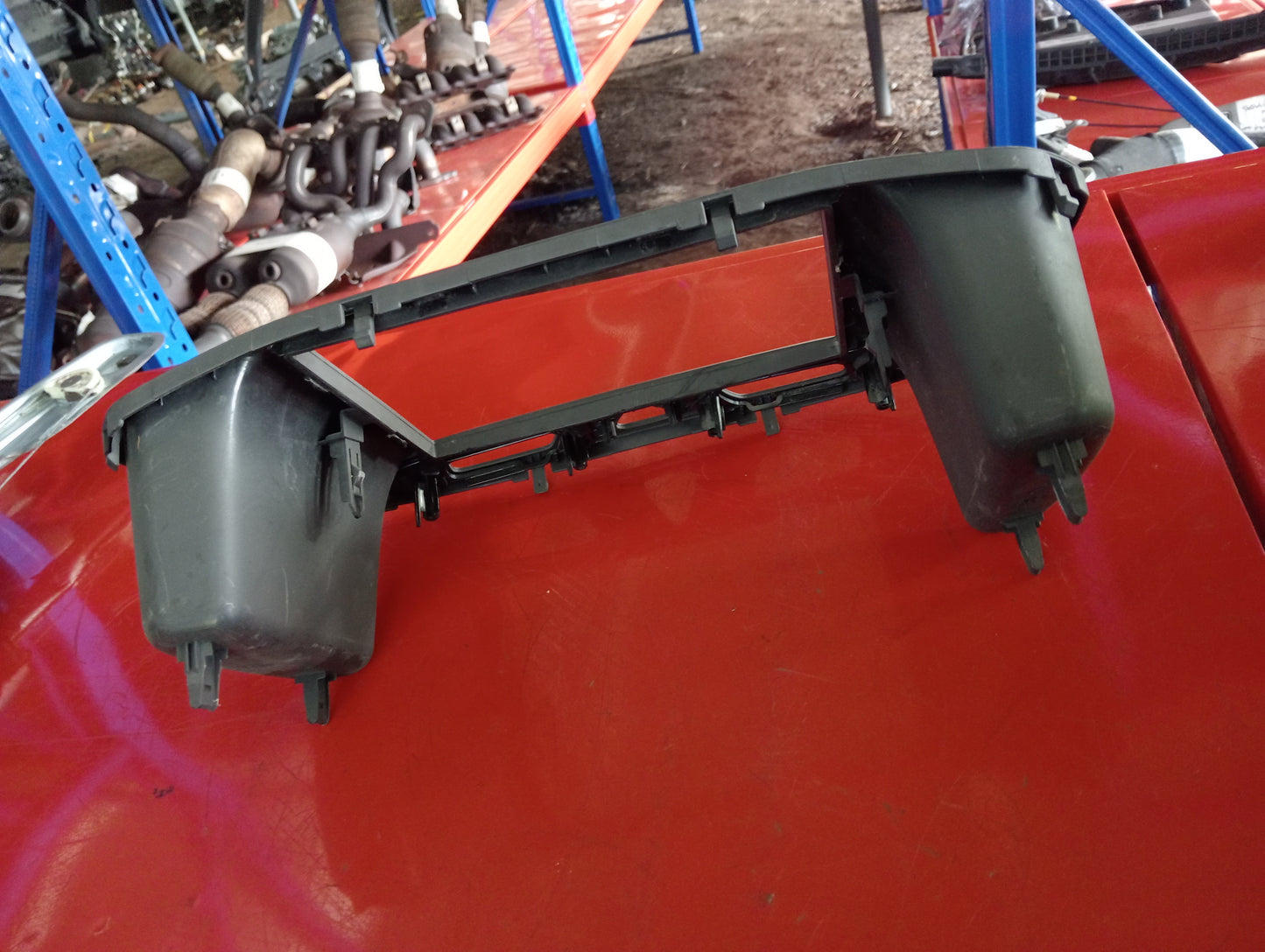Chevrolet | Spin | Center Frame Cover