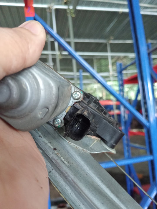 Chevrolet | Spin | Power Window