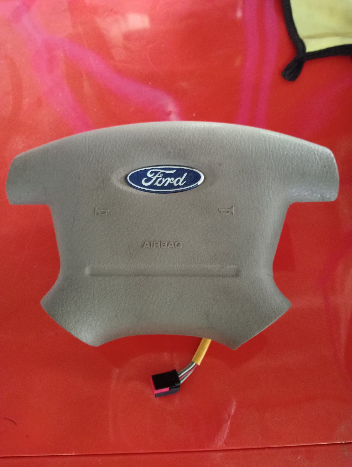 Ford Explorer | Eddie Bauer | Maroon | Airbag