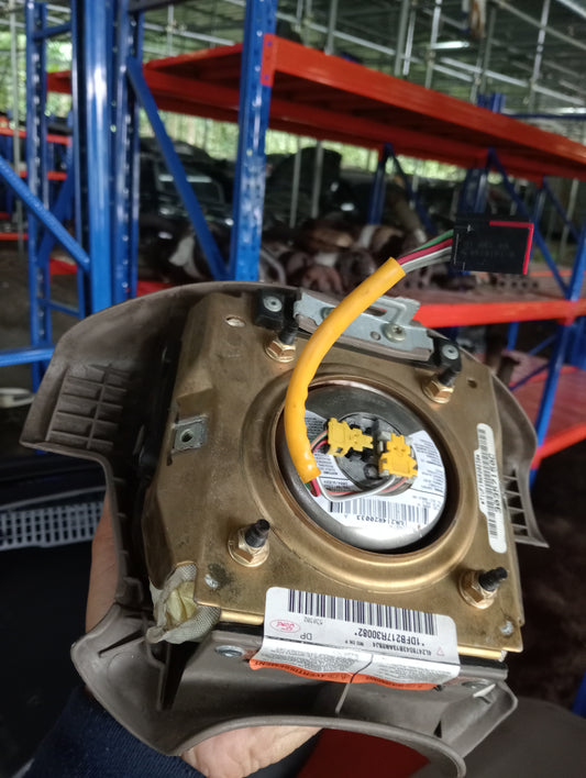 Ford Explorer | Eddie Bauer | Maroon | Airbag