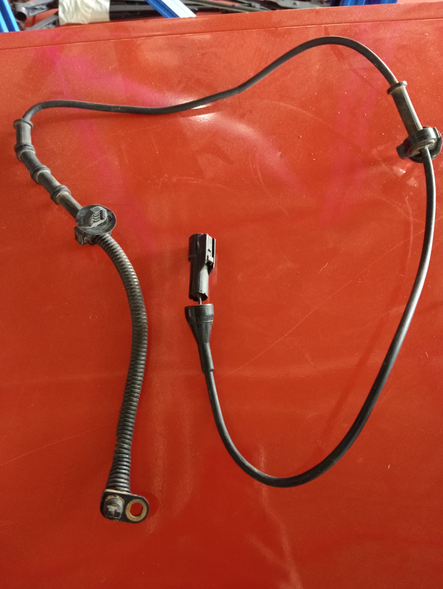 Ford Explorer | Eddie Bauer | Maroon | abs sensor passenger side
