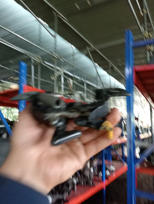 Ford Explorer | Eddie Bauer | Maroon | hood lock