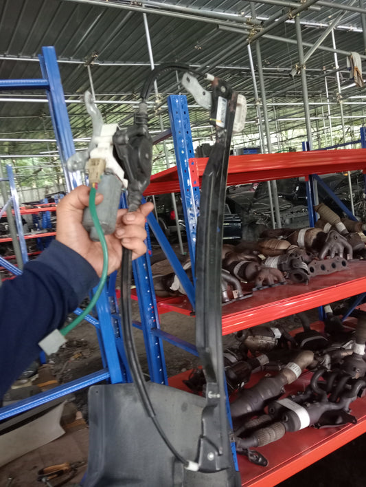 Ford Explorer | Eddie Bauer | Maroon | power window Front passenger side