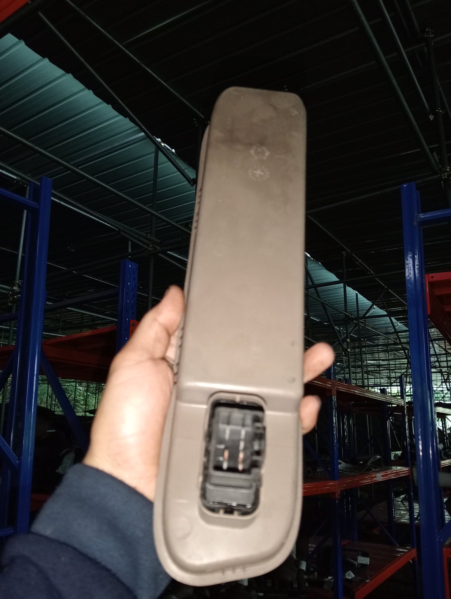 Ford Explorer | Eddie Bauer | Maroon | with power door lock