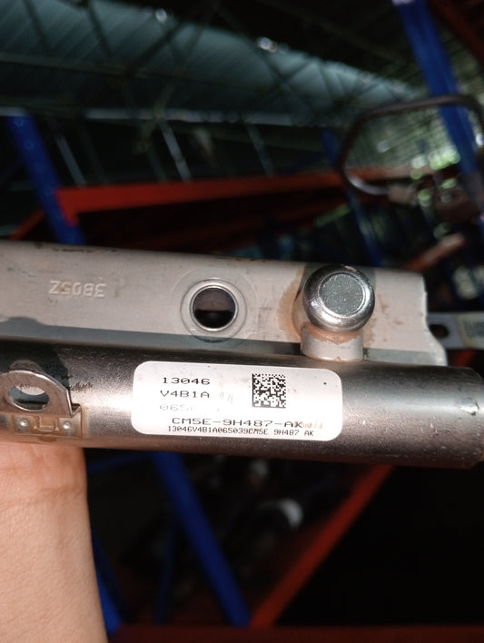 Focus 1.6/ Fuel Injector Rail